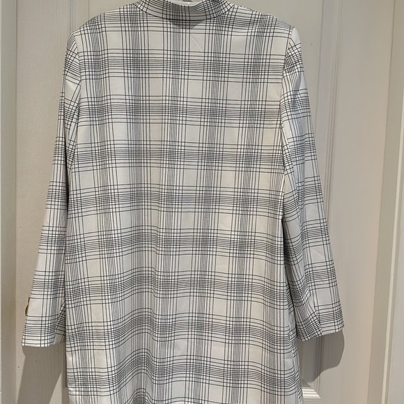 Nwt. Elaine rose jacket. - Picture 3 of 6